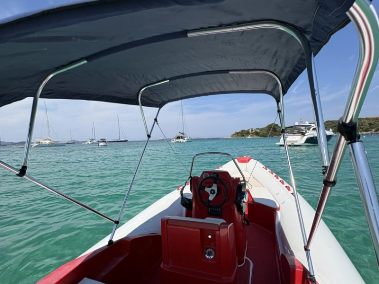 Rent a Magnus 6.20 Porto Rotondo