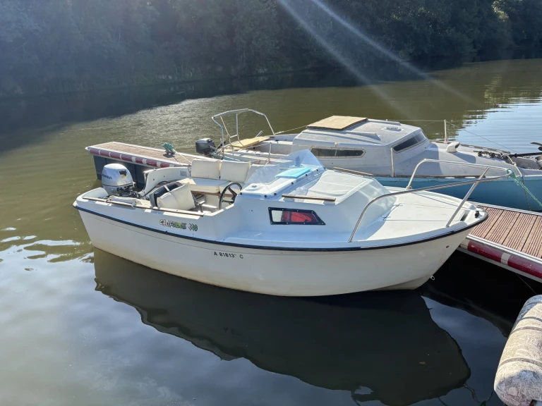 Boat rental Bénéteau Californie 440 in Écouflant on Samboat