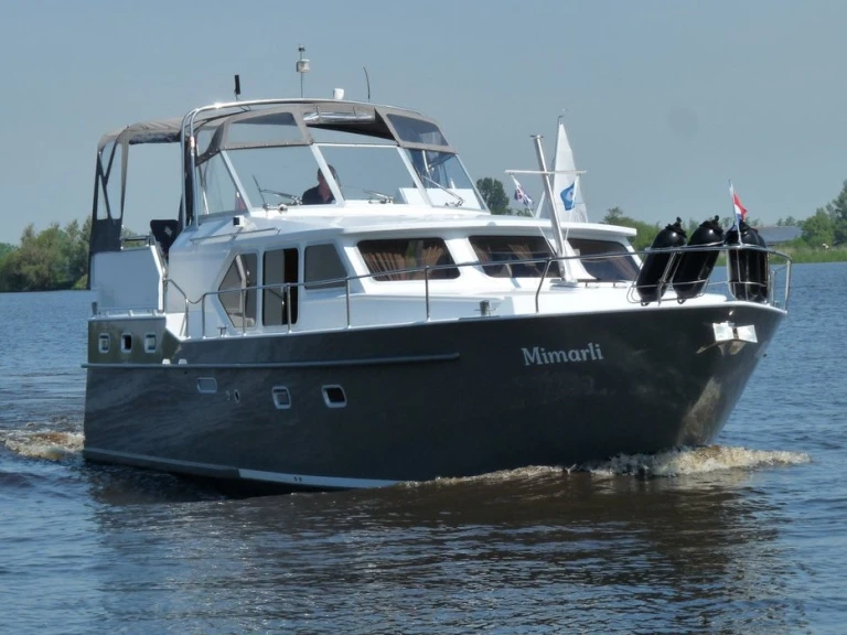 Motorboat for rent Akkrum at the best price
