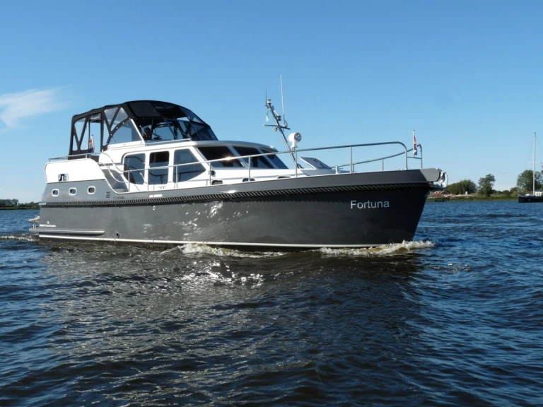 Motorboat rental with or without captain Gruno Akkrum