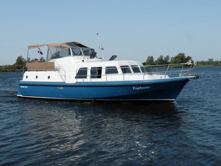Boat rental  Holiday 1300 in Akkrum on Samboat