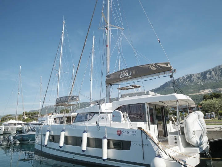 Catamaran rental in Kaštel Gomilica - Bali Bali Catspace[G]