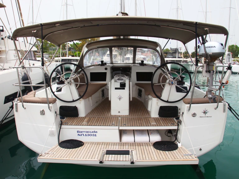 Jeanneau Sun Odyssey 410 in Nydri on SamBoat