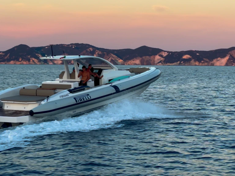 Yacht charter Castellammare di Stabia cheap Pirelli 50 EFB