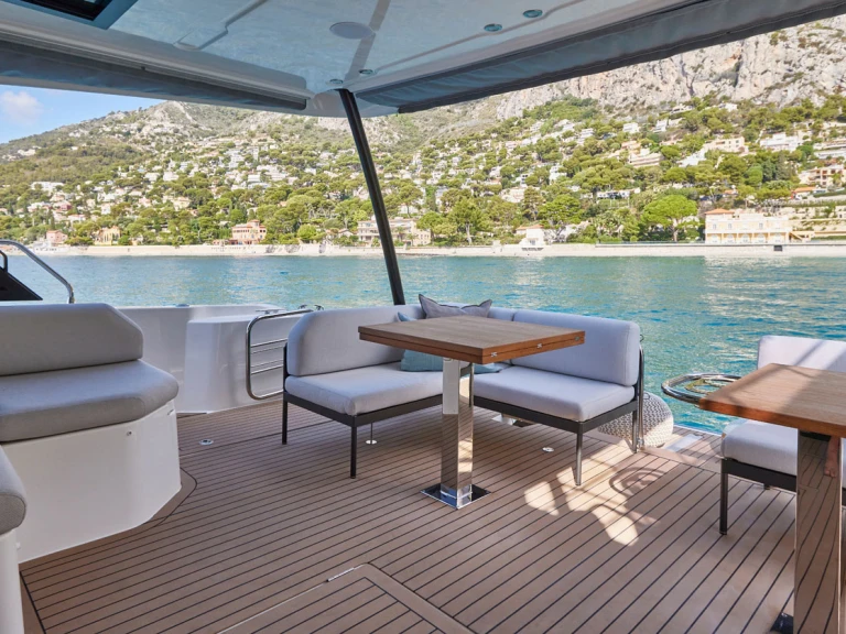 Motorboat rental with or without captain Prestige Castellammare di Stabia