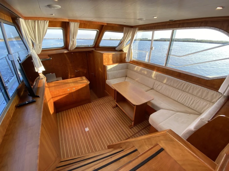 Bareboat Rental Motorboat  with a boat licence
