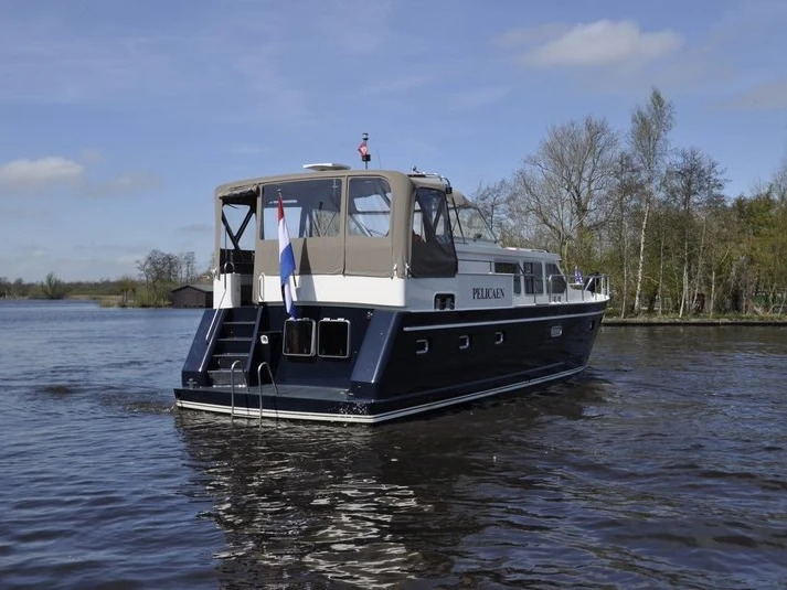 Bareboat Rental Motorboat  with a boat licence
