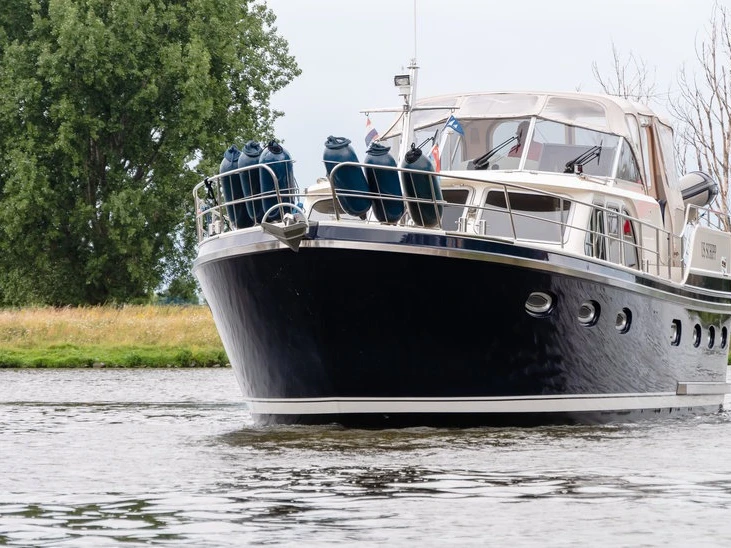 Rent a De Drait De Drait DeLuxe 42 Akkrum