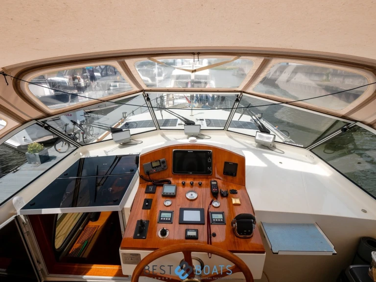 Motorboat rental with or without captain De Drait Akkrum