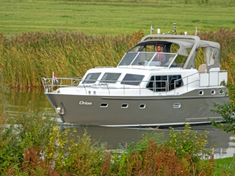 Bareboat Rental Motorboat  with a boat licence