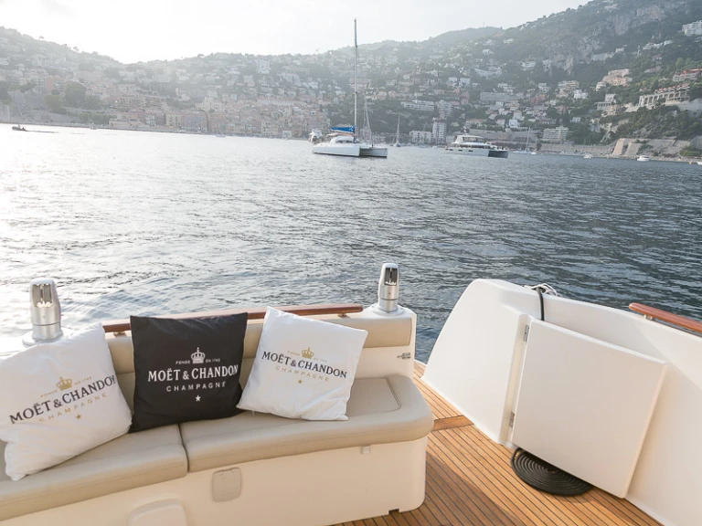 Boat rental Jeanneau Prestige 32 Fly in Nice on Samboat