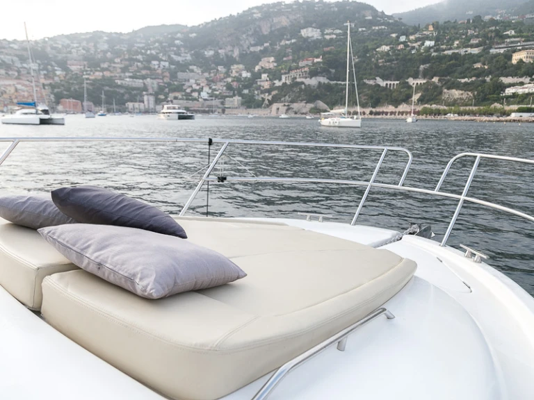 Motorboat rental with or without captain Jeanneau Nice