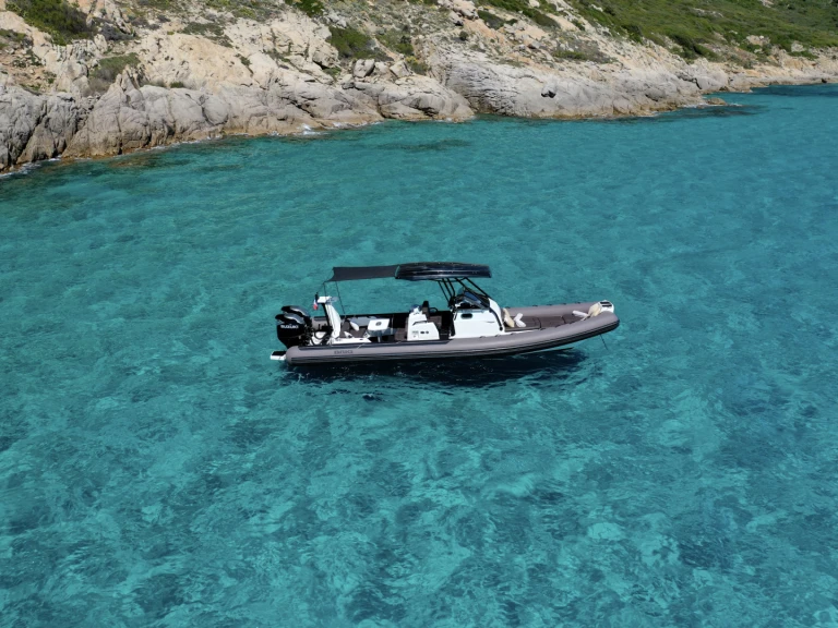 Yacht charter Saint-Tropez cheap Eagle 10