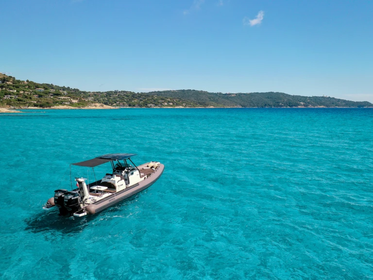 Boat rental Brig Eagle 10 in Saint-Tropez on Samboat