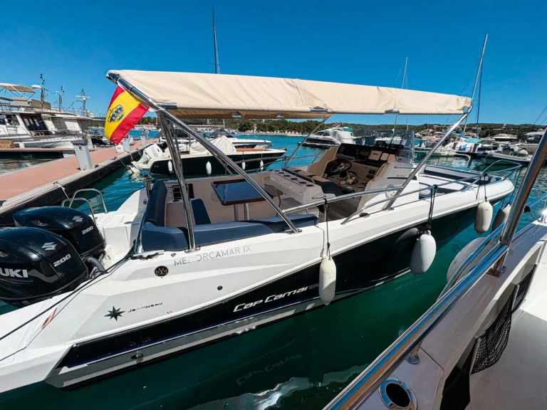 Boat rental Jeanneau Cap Camarat 9.0 CC in Mahón on Samboat