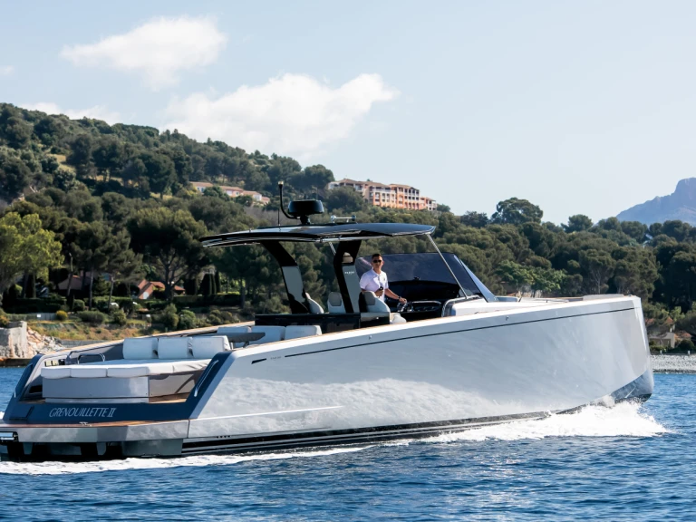 Pardo Yachts Pardo 43 in Cannes on SamBoat