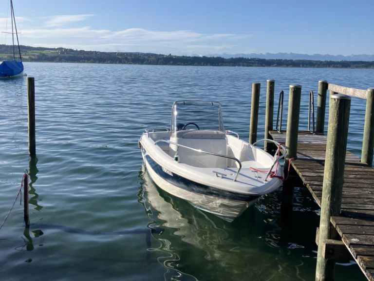 Finmaster 4900 in Twann on SamBoat