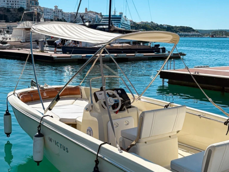 Motorboat rental with or without captain Invictus  Mahon Port