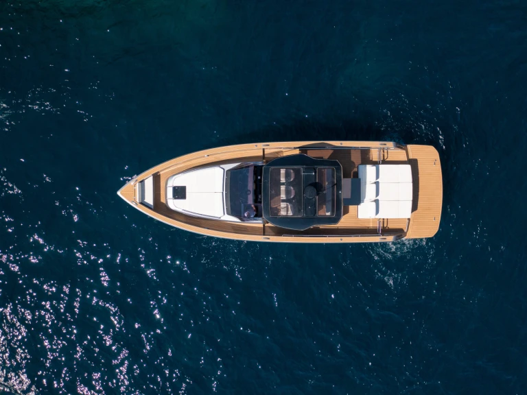 Pardo Yachts Pardo 43 in Saint-Tropez on SamBoat