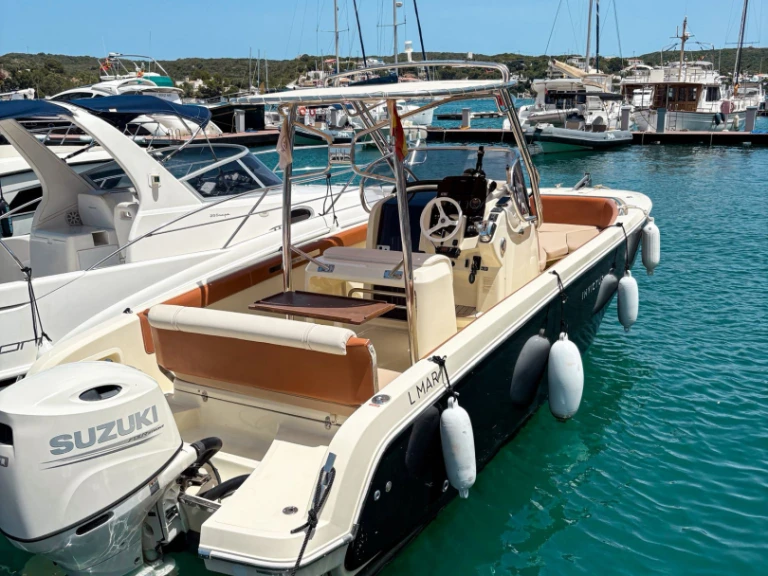 Rent a Invictus  Invictus 240 FX Mahón