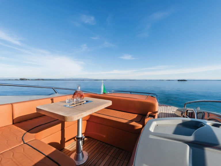 Bareboat Rental Motorboat Cranchi with a boat licence