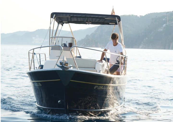 Motorboat for rent Sant Feliu de Guíxols at the best price