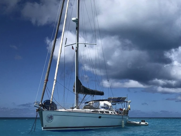 Rent a Jeanneau Sun Odyssey 43 Larmor-Plage