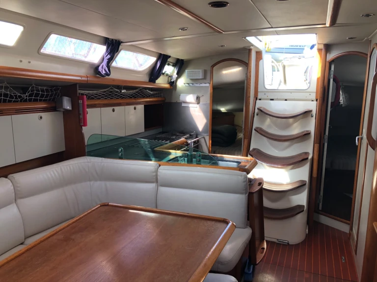 Yacht charter Larmor-Plage cheap Sun Odyssey 43