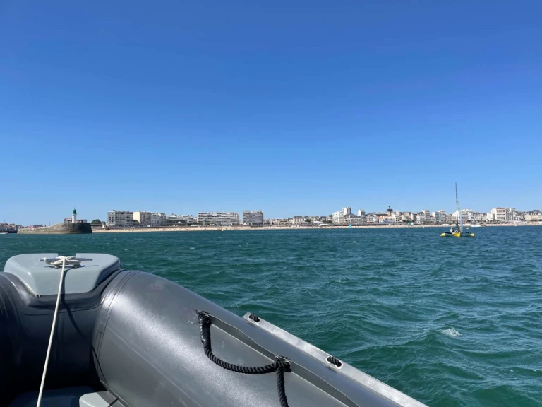 3D Tender 3D Tender 589 charter bareboat or captained in  Les Sables-d'Olonne