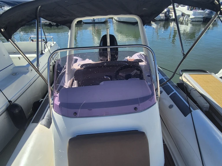 Boat rental Brig Eagle 650 in Arcachon on Samboat