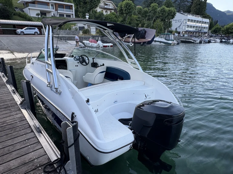 Bareboat Rental Motorboat Astromar with a boat licence