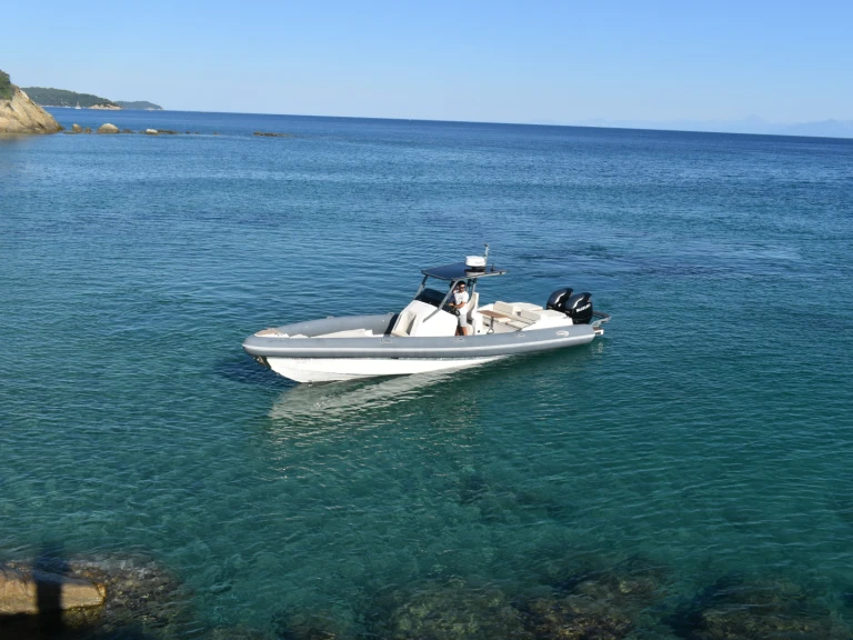 Yacht charter Skiathos cheap Shadow 36