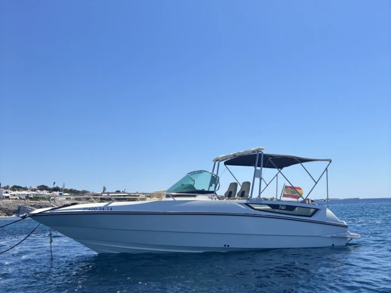 Boat rental Monterey 264 fs in Mahón on Samboat