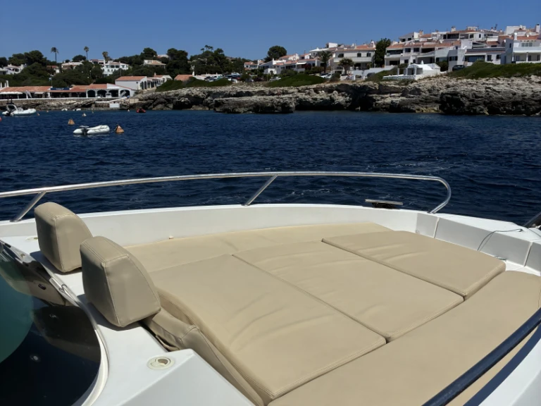Motorboat rental with or without captain Monterey Mahón