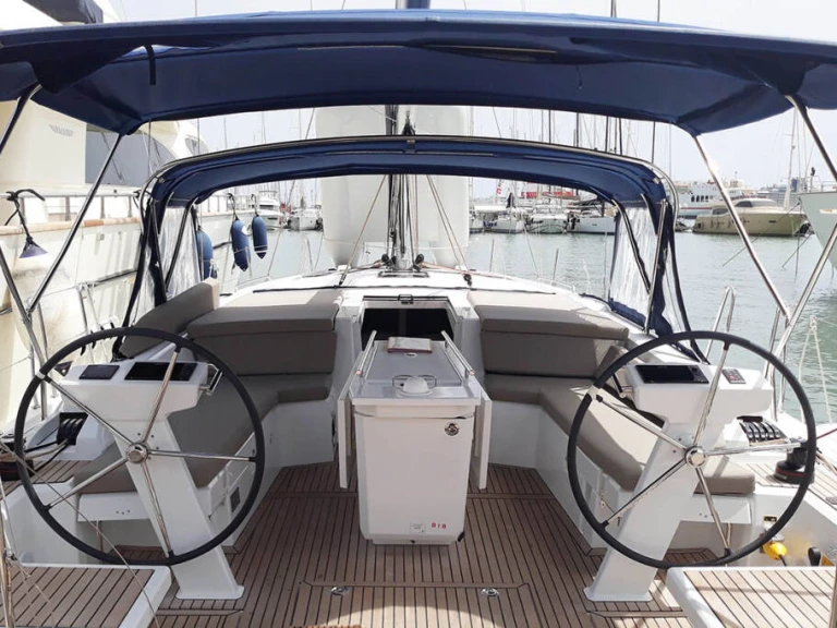 Bareboat Rental Sailboat Bénéteau with a boat licence
