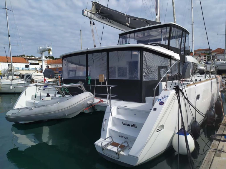 Lagoon Lagoon 450 Sport Top in Palma de Mallorca on SamBoat