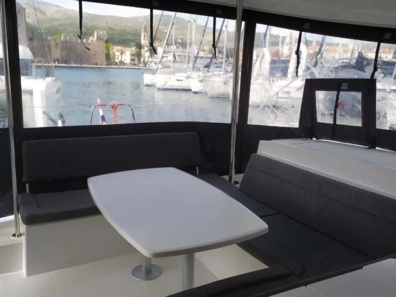 Rent a Lagoon Lagoon 450 Sport Top Palma de Mallorca