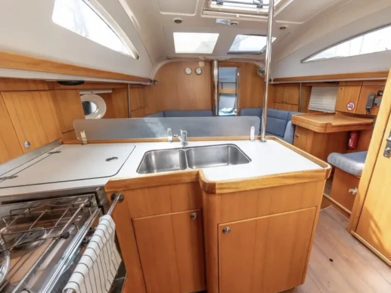 Rent a Elan Impression 384 Préveza