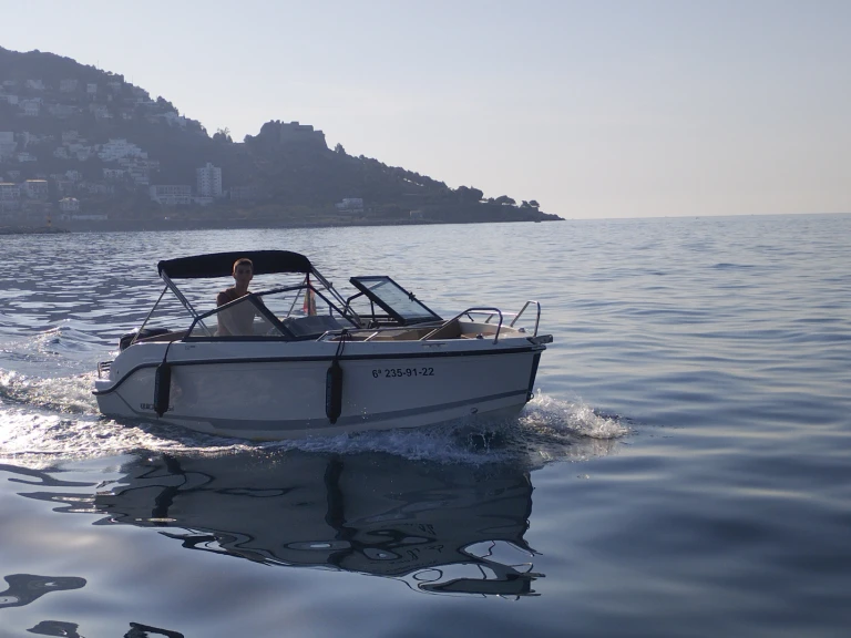 Yacht charter Palamós cheap Activ 555 Bowrider