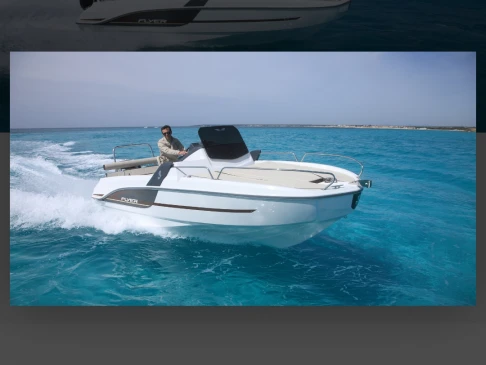 Bareboat Rental Motorboat Bénéteau with a boat licence