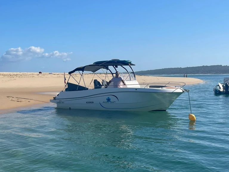 Rent a Pacific Craft Pacific Craft 750 Open Arcachon
