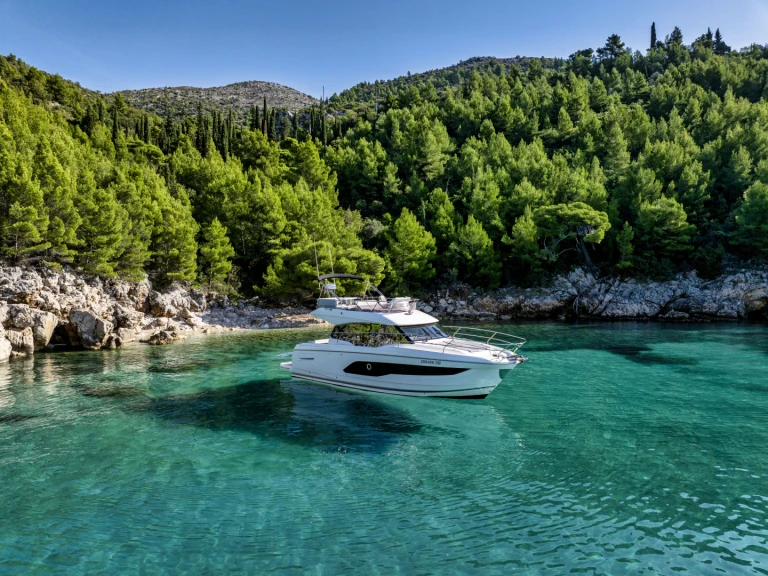 Yacht charter Dubrovnik cheap Prestige 420 Fly