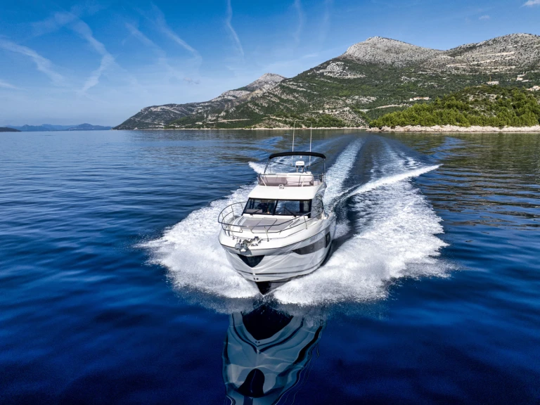 Motorboat rental in Dubrovnik - Jeanneau Prestige 420 Fly