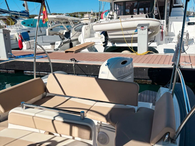 Motorboat for rent Mahón at the best price
