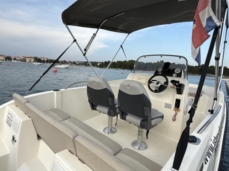 Boat rental Quicksilver Activ 535 Open in Poreč on Samboat