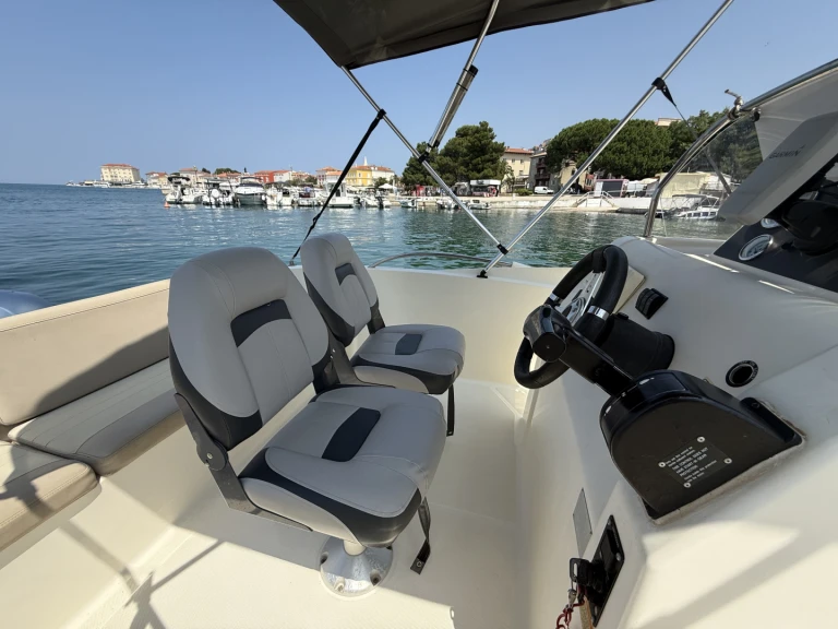 Motorboat rental with or without captain Quicksilver Poreč