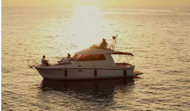 Bareboat Rental Luxury Yacht Bénéteau with a boat licence