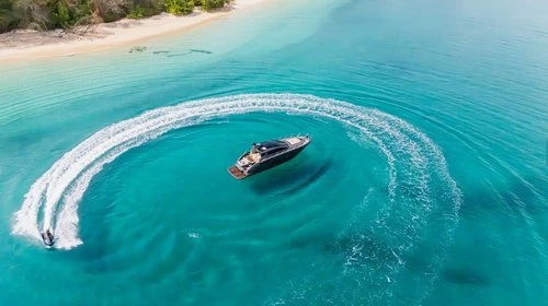 Bareboat Rental Motorboat Azimut with a boat licence