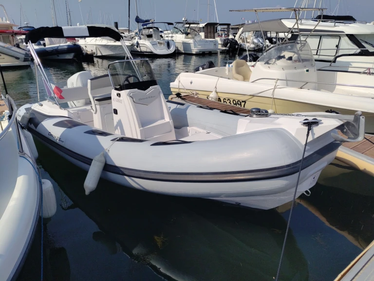Ranieri Cayman 19 Sport charter bareboat or captained in  Arcachon