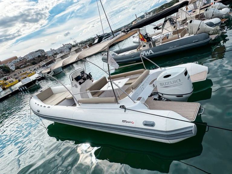 Yacht charter Mahón cheap Luxe 790
